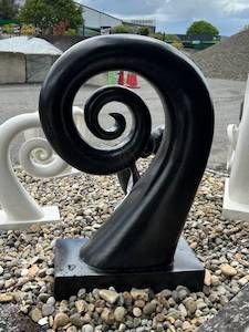 Koru Statue (Large-Black)