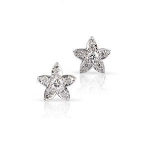 Jewellery: pointed flower diamond stud earrings