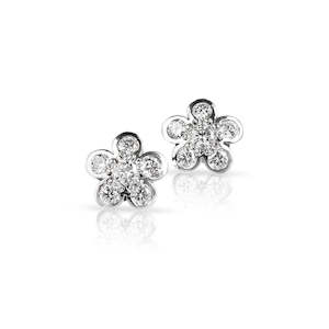 Jewellery: Diamond flower stud earrings