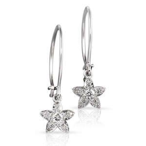 Five pointed flower diamond earrings