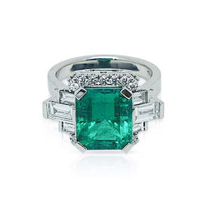 Jewellery: 5.2ct Colombian Emerald