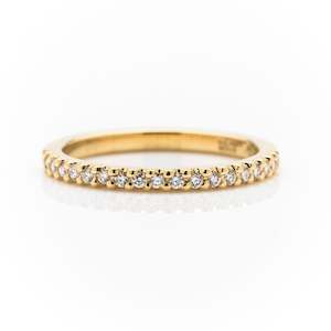 Shared claw 18ct yellow gold diamond wedding ring