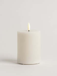 Womenswear: LED Pillar Candle S