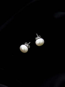 Womenswear: FW Pearl Stud Earrings