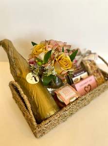 Florist: Pegasus Bay Bel Canto Dry Riesling Sweet Hearts Hamper