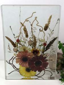 Gerbera puriri resin bouquet