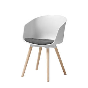 Furniture: MOON CHAIR WHITE