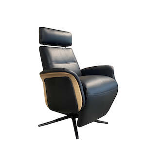 Furniture: SPACE 5100 RECLINER INTEGRATED TUXEDO OAK