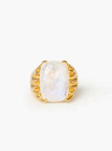 Jewellery: Moonstone Glimmer Gold Ring