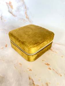 Jewellery: Gold Velvet Trinket Box - small