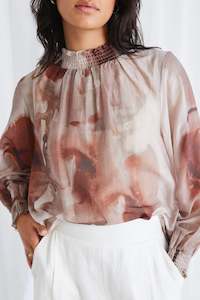 Embrace Shirred Neck L/S Top Choclate