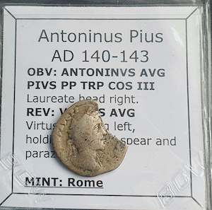 #o107# Roman silver denarius coin of Antoninus Pius from 140-143 AD