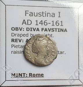 Antique: #K719# Roman silver denarius coin of Faustina I from 146-161 AD