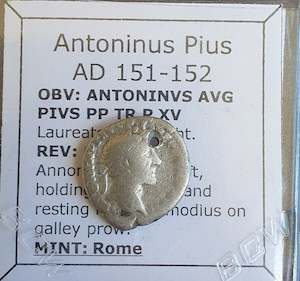 #o062# Roman silver denarius coin of Antoninus Pius from 151-152 AD