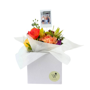 Mothers Day: Posy With A Picture (URGENT COURIER DELIVERY ONLY)