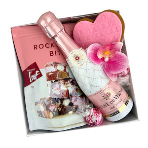 Mothers Day: Rocky Road Rosé Treats