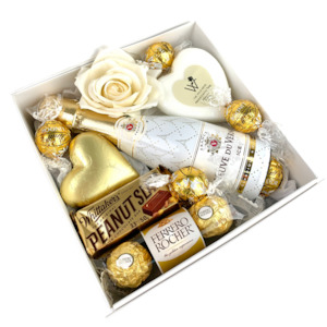 PRE-ORDER Goldie Box