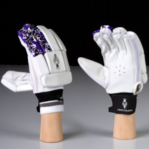 Sporting equipment: Centurion Nova Junior Batting Gloves