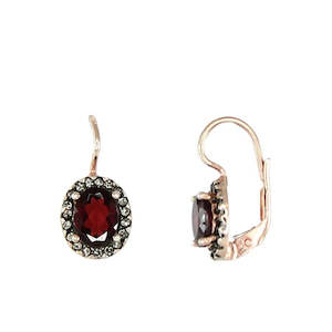 Earring Garnet Fume Surround