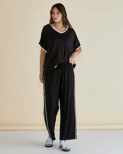 Gift: Betty Basics Evelyn Wide Leg Jogger Black