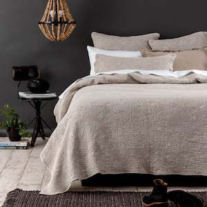 Bedding: Queen Echo Bedspread Set - more sizes