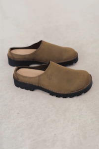 Commonplace X McKinlays Anderson Slip On - Khaki