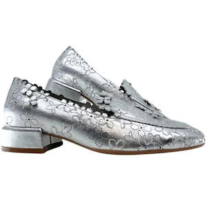 Shoe: DJANGO & JULIETTE VALVOS SILVER