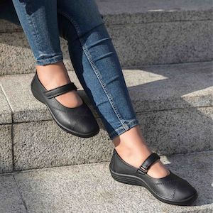 Shoe: ARCOPEDICO L18 BLACK