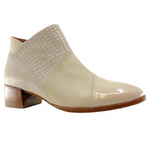 Shoe: BRESLEY ARMOUR SWAN MIX