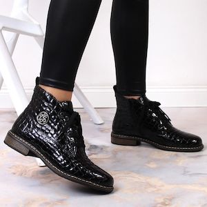 Shoe: RIEKER 71205-00 BLACK PATENT