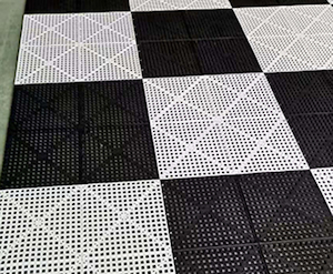 Game: Extra Large Rubberised Vinyl Mesh Board for Garden Chess Set 900mm King, 1200mm King