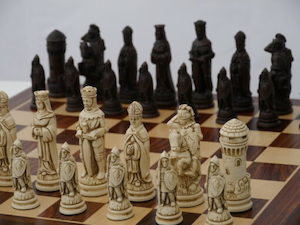 Berkeley Chess Camelot Chessmen Russet Brown