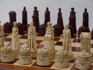 Berkeley Chess Scottish Heritage Chessmen Cardinal Red