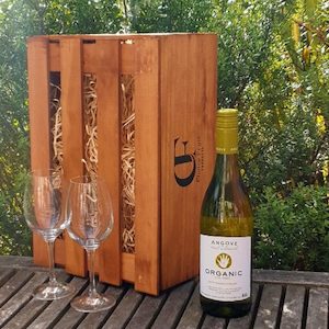 Gift Box – Angove Organic Chardonnay +/- Glasses