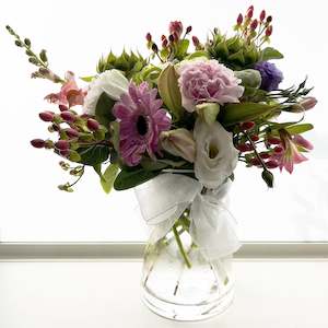 Florist: Posy in Vase