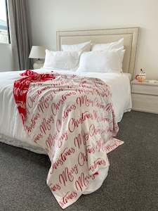 Clothing: Merry Christmas Blanket