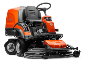 Sporting equipment: Husqvarna RC320TS AWD Rider Mower - Grass collecting