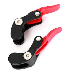 Sporting equipment: HINGE PACK DBX COMP 3+4/GPX CLUB 3 + RACE PLASTIC RED