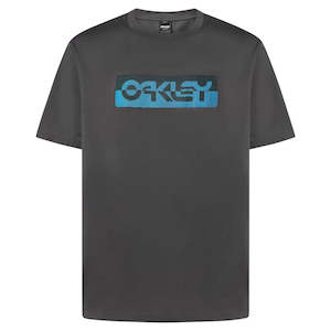 Sporting equipment: Oakley Duality B1B T-Shirt