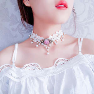 Samantha Choker