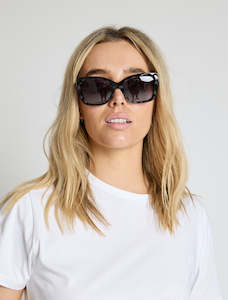 Melrose Sunglasses in Black