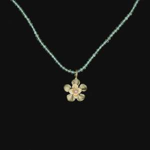 Potato crisp wholesaling: Desert Flower Peridot Pendant