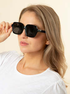 Gisele Sunglasses in Black