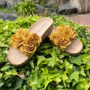 Corsage Slide in Amber - Sizes 37, 38, 41