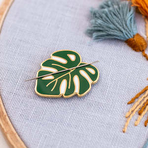 Craft material and supply: Monstera Magnetic Needle Minder