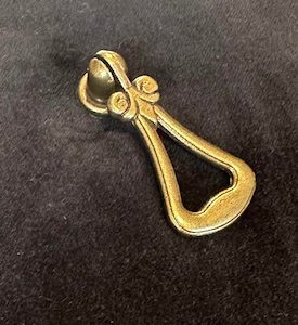 DROP DRAWER PULL - VINTAGE BRASS STIRUP