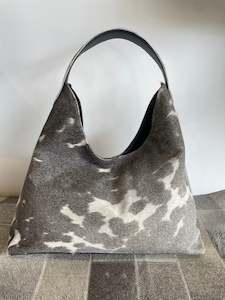 Furniture manufacturing: Cowhide Shoulder Bag - Grey & White