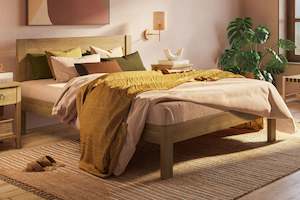 Omoto Panelled Bed - Pine