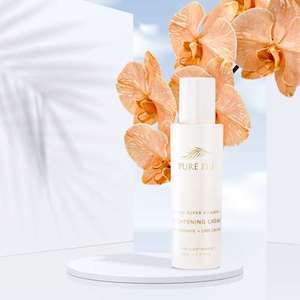 Beauty salon: Vitamin C Brightening Creme with Hyaluronic & Lime Caviar