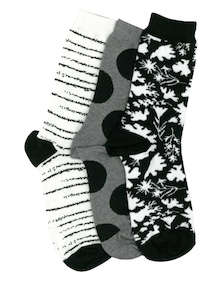 Hosiery: Women's Big Flower Spot Cotton Crew 3 Pair Pack Columbine